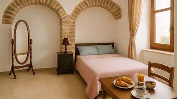 3 makuuhuonetta, silitysrauta/-lauta, Wi-Fi, vuodevaatteet