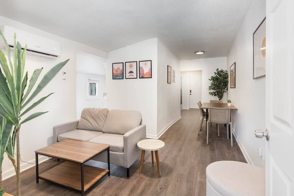 2 BR Sunrise Suite / Beach / Washer and Dryer / Cozy