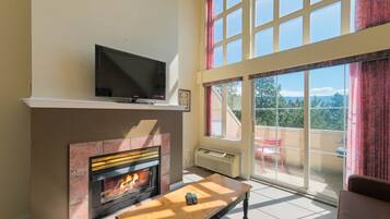 Fernseher, Kamin