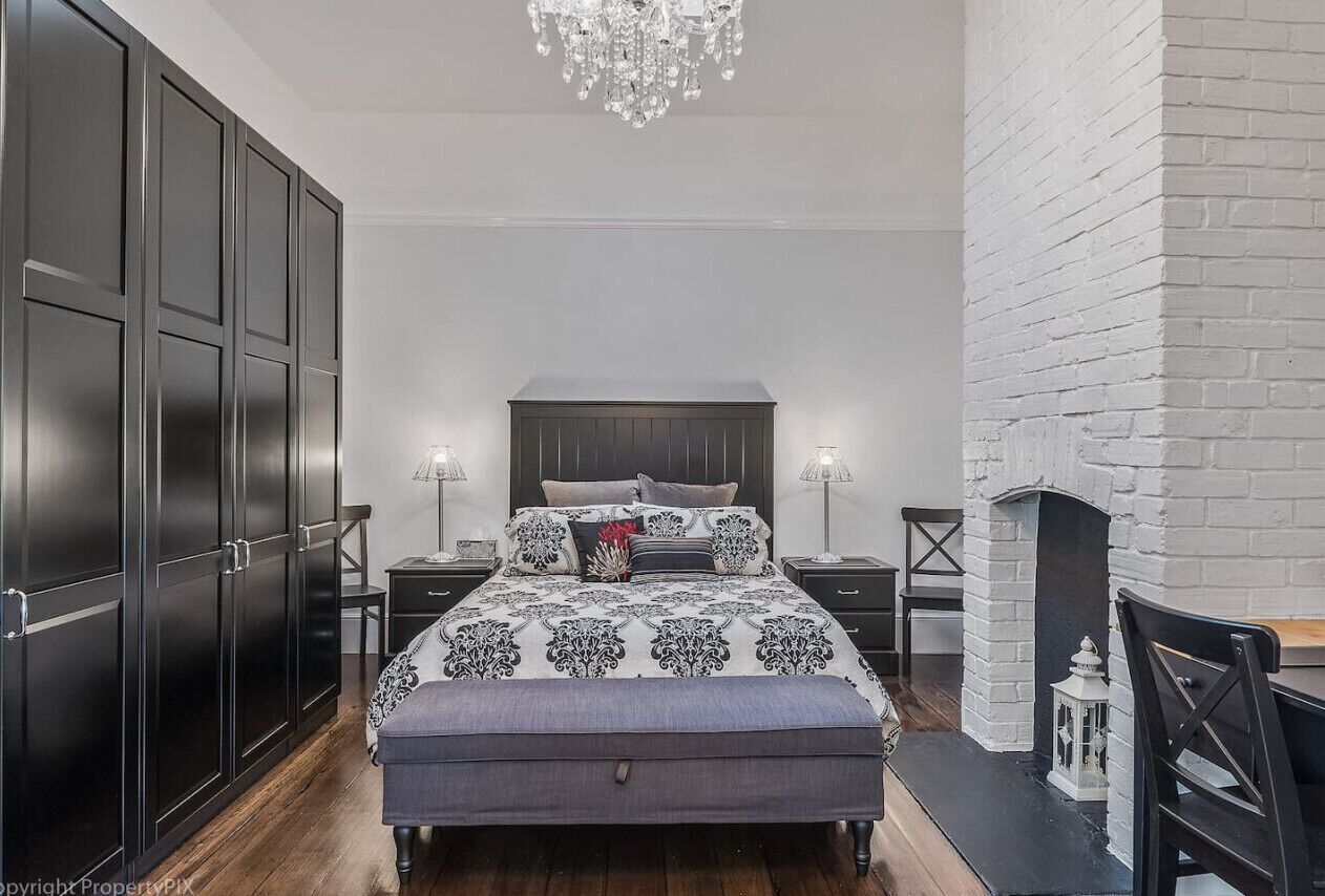 1 室のベッドルーム、アイロン / アイロン台、WiFi (無料)、ベッドシーツ