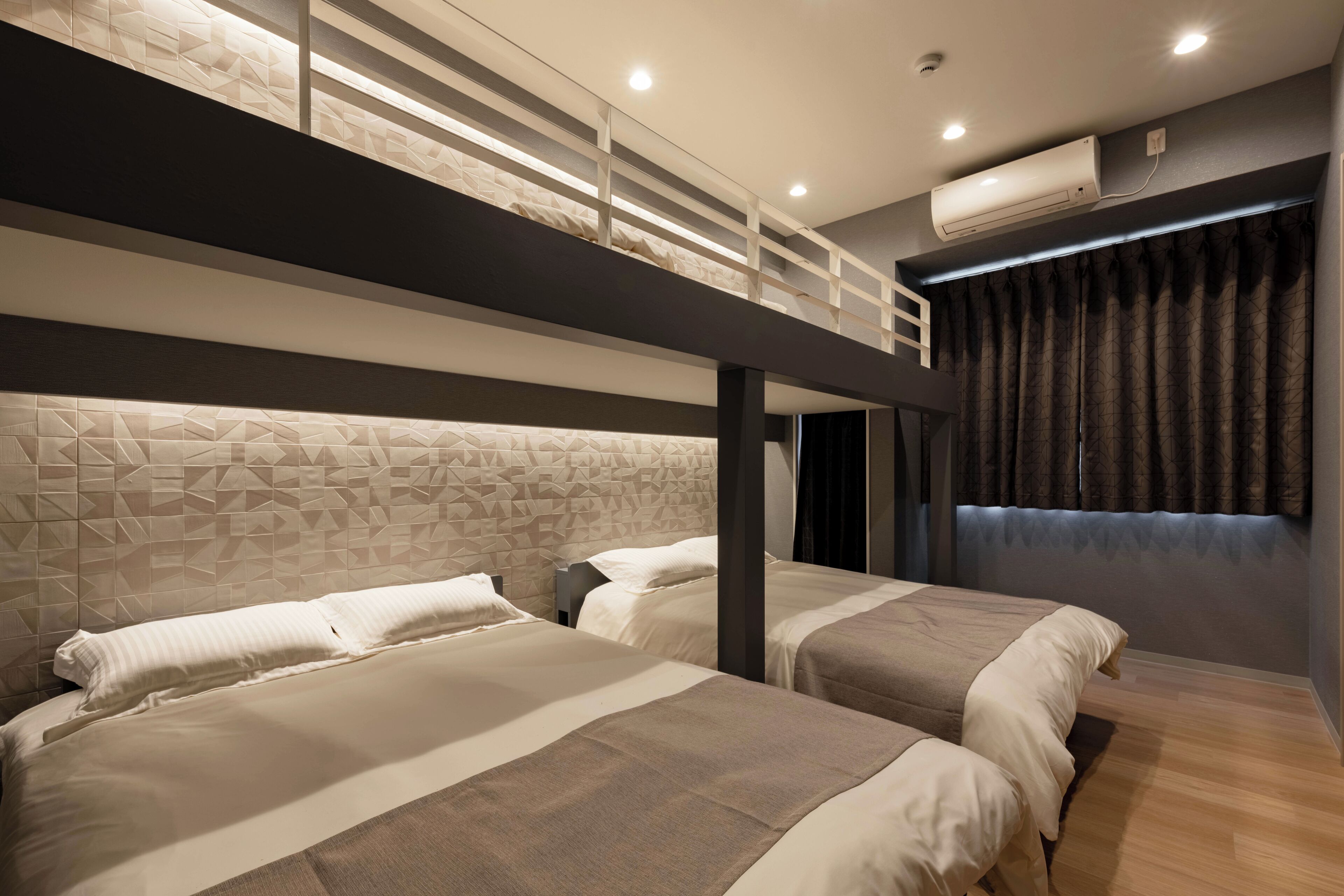 Apartamento família, para não fumantes (501) | 1 quarto, roupas de cama antialérgicas, cortinas blackout