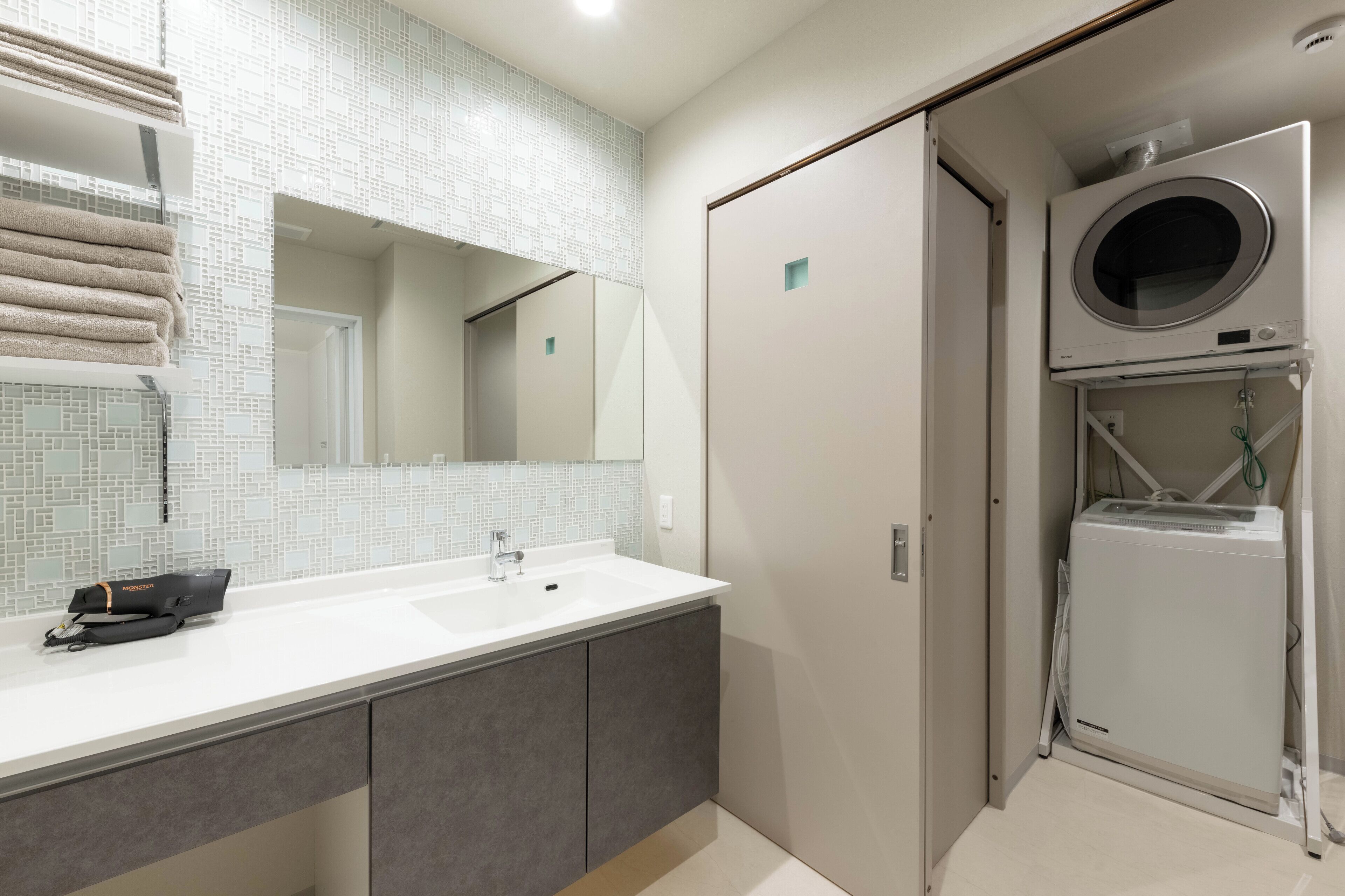 Apartamento família, para não fumantes (501) | Banheiro | Chuveiro/banheira combinados, secador de cabelo, chinelos 