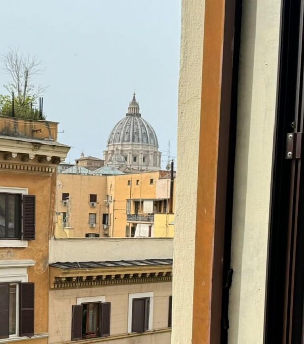 Chambre Triple Supérieure | Vue sur la ville