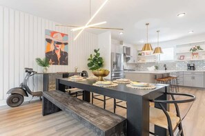 冰箱、微波炉、烤箱、炉灶