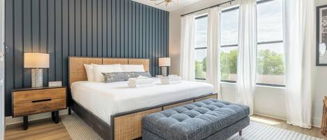 4 makuuhuonetta, työpöytä, silitysrauta/-lauta, ilmainen Wi-Fi