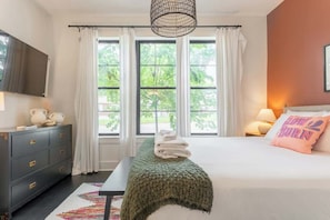 4 bedrooms, iron/ironing board, free WiFi, bed sheets - Golden Hour - Skyline Views and Sunsets (Nashville)