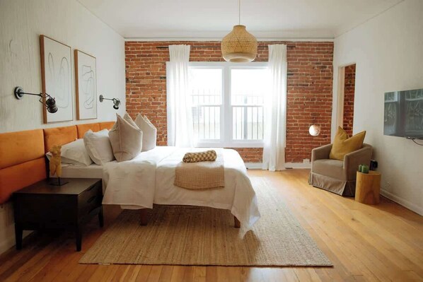 1 غرفة نوم ومكواة/لوح كي وواي فاي وملاءات أسرّة