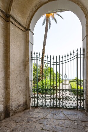 Apartment | 1 bedroom - Villa Carafa di Belvedere - Appartamento Olimpia by Wonderful Italy (Naples)
