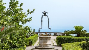 Unclassified image, 4 of 48, button - Villa Carafa di Belvedere - Appartamento Olimpia by Wonderful Italy (Naples)
