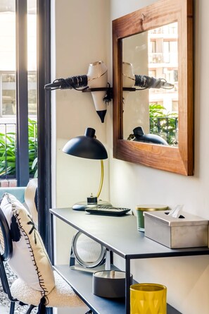 1 bedroom, Internet - Contemporary Charming Apartment The Urban Edge (Cape Town)