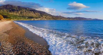 Summer Rose Garden Getaway - A Step to the Beach