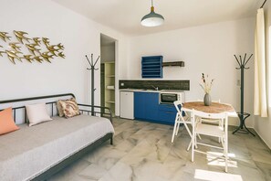 1 bedroom, Internet - Villa Maria - Naoussa Pigeons Blue Gold Suite (Paros)