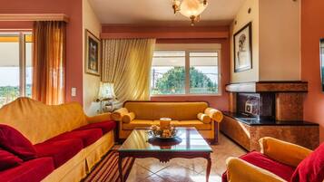 Villa | 3 bedrooms, Internet