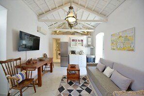 1 bedroom, Internet - A Sea-licious Vacation - Chic Style in Hydra (Hydra)