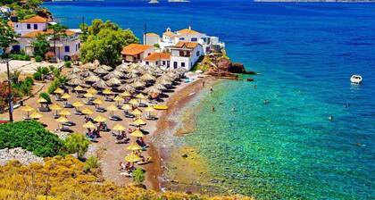 A Sea-licious Vacation - Chic Style in Hydra