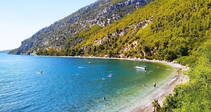 Nerotrivia Villa - Ocean Panorama and Lush Gardens