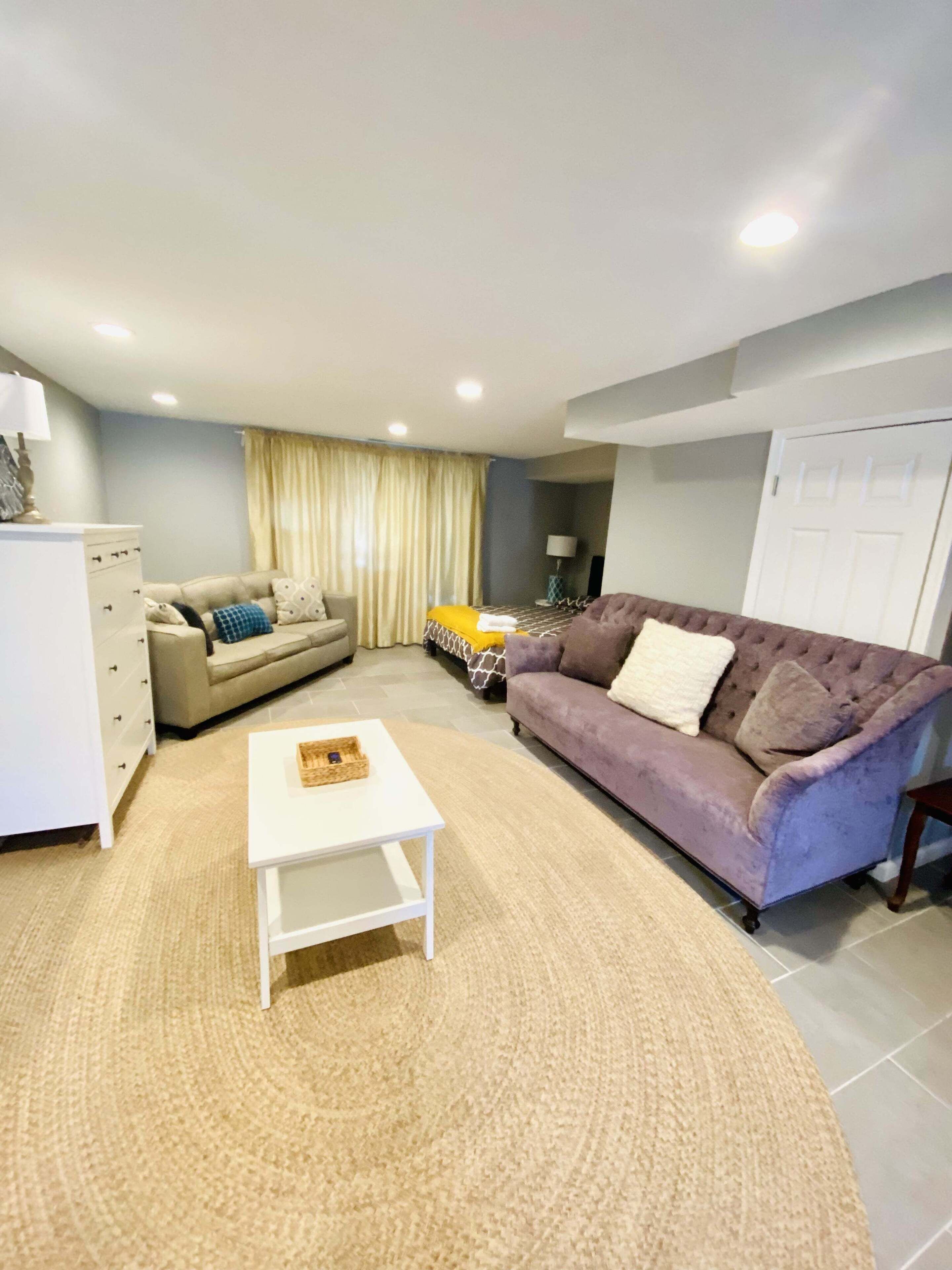 Cozy studio in the charming Philadelphia airport area with private bathroom