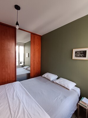 1 dormitorio y ropa de cama