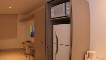Standard Room | 1 bedroom, in-room safe, individually decorated, desk