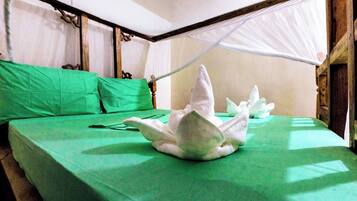 Ameublement personnalisé, rideaux occultants, draps fournis