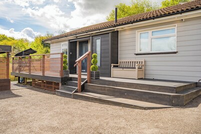 Stone's Throw Away from the English Channel! -Family and Dog Friendly