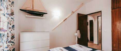 Strykjärn/strykbräda, gratis wi-fi och sängkläder