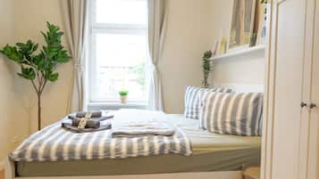 2 Schlafzimmer, Schreibtisch, WLAN, BettwÀsche