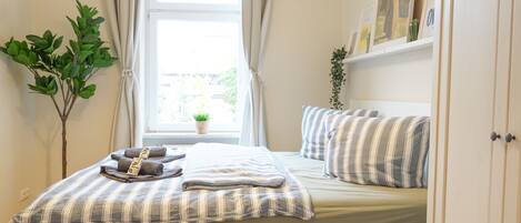 2 slaapkamers, een bureau, wifi, beddengoed