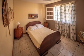 3 quartos, ferros/tábuas de passar roupa, Wi-Fi, roupa de cama