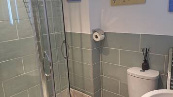 Studio | Bathroom