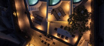 Yiota Collection  4 Suites & 4 Prive Jacuzzi