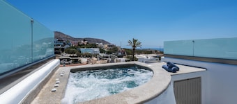 Yiota Collection 4 Suites & 4 Prive Jacuzzi