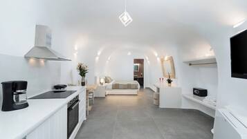 Basic Suite, Patio, Sea View | Living area