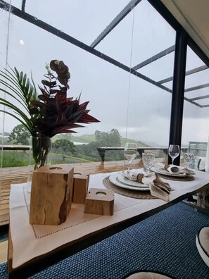 تناول الطعام