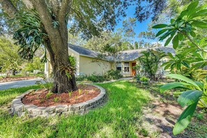 Exterior - New Port Richey Home w/ Charcoal Grill Near Hiking (New Port Richey)