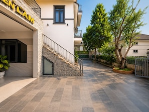 Free self parking - Yen Lam Villa Hotel (Da Lat)