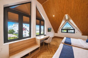 Family Room, Hill View | View from room - Yen Lam Villa Hotel (Da Lat)
