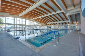 Piscina interna, piscina externa