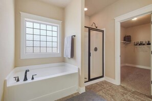Familienhaus, 3 Schlafzimmer, Nichtraucher, Küche | Badezimmer | Duschwanne, kostenlose Toilettenartikel, Haartrockner, Handtücher