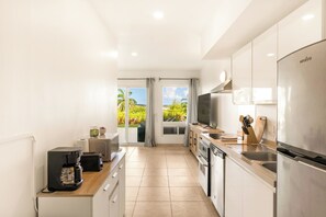 Fridge, microwave, oven, stovetop - New ! Blue Dream apartment with swimming pool (Sint Maarten)