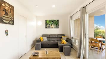 Una Smart TV, libros