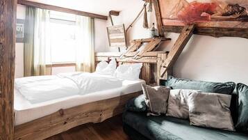 1 bedroom, iron/ironing board, travel cot, WiFi