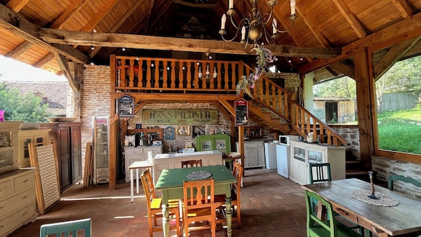 Outdoor dining - Dominic Boutique  (Saschiz)