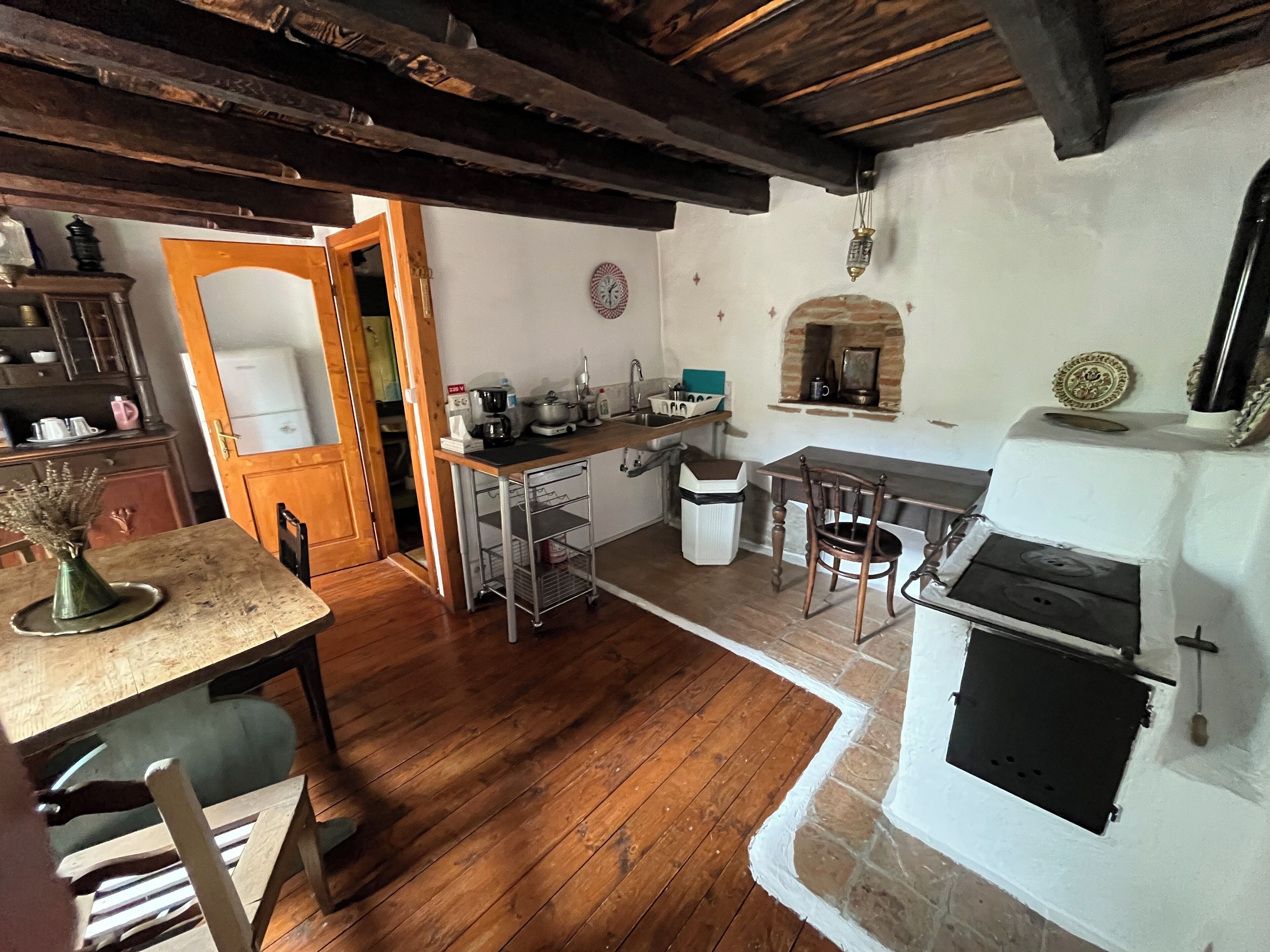 Romantic Apartment, River View | Private kitchen