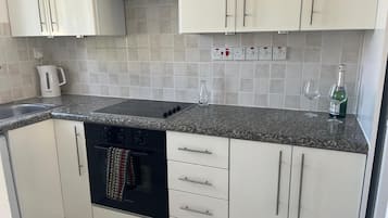 House | Private kitchen | Fridge, microwave, oven, stovetop