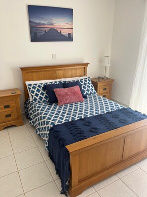 2 bedrooms, iron/ironing board, free WiFi, bed sheets - Tranquil Polis Retreat - Cozy 2BR House (Polis)