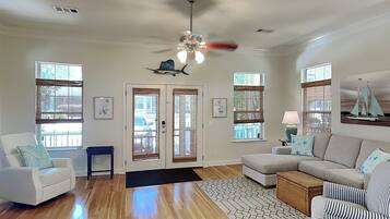 House, Multiple Beds, Patio, Garden View (Sail Away) | Interior