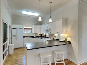 House, Multiple Beds, Patio, Garden View (Sail Away) | Private kitchen | Fridge, microwave, oven, stovetop - Sail Away (Destin)