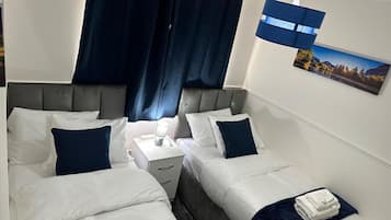 House | 3 bedrooms, iron/ironing board, free WiFi, bed sheets