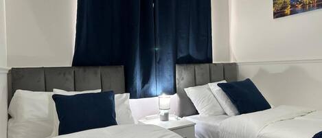 3 chambres, fer et planche à repasser, Wi-Fi gratuit, draps fournis